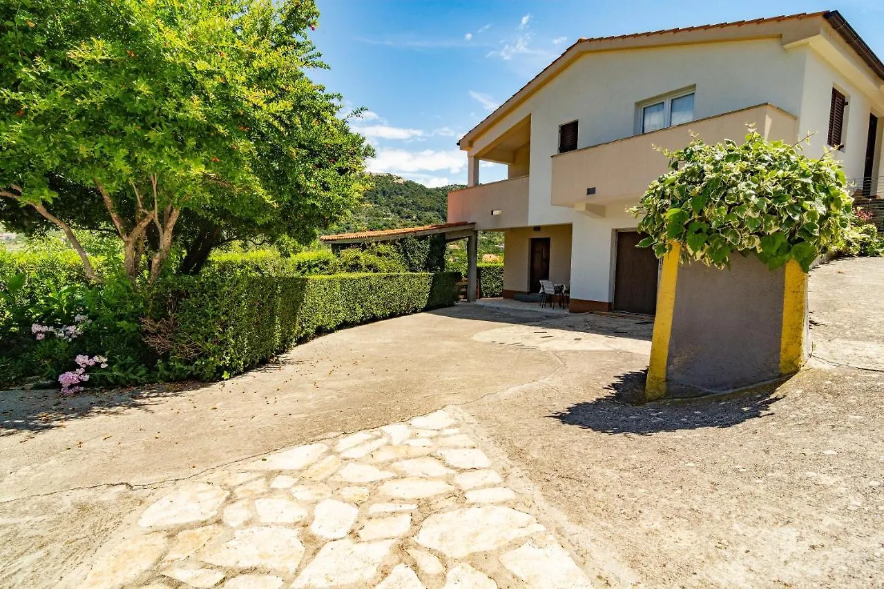 Apartment Dumicic 2 Mundanije Croatia