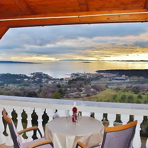 Apartman Panorama View Zeljko Scerbe, Mundanije